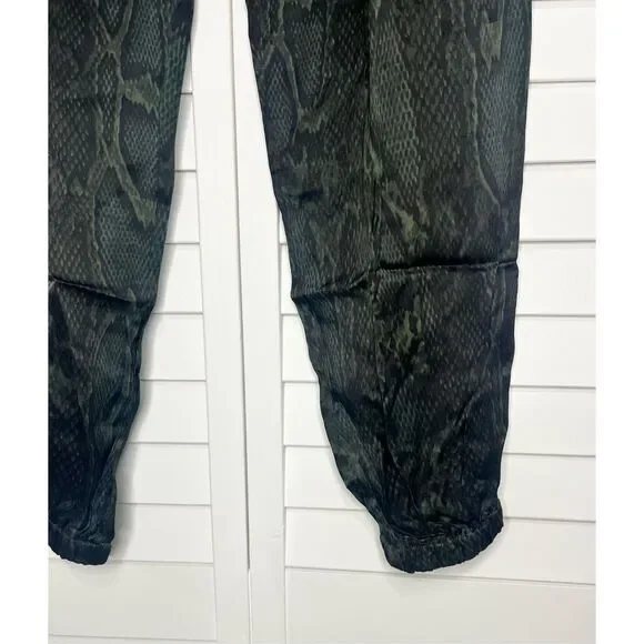 Olivaceous Snake Print Dress Style Joggers Size Medium NWT - Picture 4 of 5